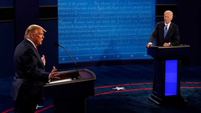 US-Präsident Donald Trump und Herausforderer Joe Biden bei der zweiten TV-Debatte vor der Wahl im November (Bild: dpa) US-Präsident Donald Trump und Herausforderer Joe Biden bei der zweiten TV-Debatte vor der Wahl im November (Bild: dpa)