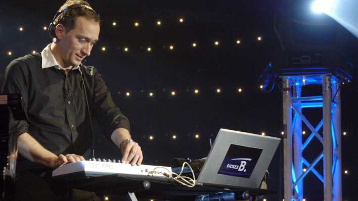 Der deutsche Techno-DJ, Musiker und Musikproduzent Paul van Dyk, aufgenommen bei einem Auftritt in der rbb-Showtalk-Sendung (Bild: dpa-Zentralbild) "Dickes B"