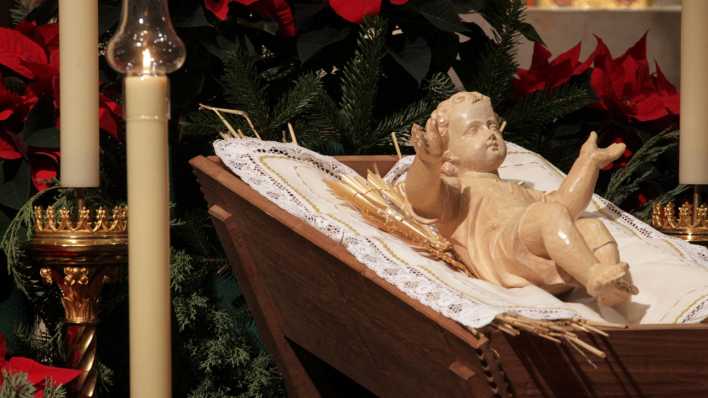 Weihnachtskrippe mit Jesuskind im Dom Augsburg