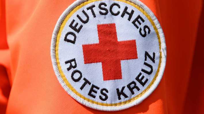 Logo Aufnäher Deutsches Rotes Kreuz (Bild: dpa/ picture alliance/ Robert Michael)