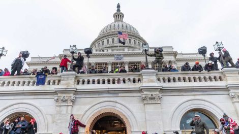 USA, Washington, 6.1.2021: Trump-Anhänger haben das Kapitol gestürmt (Bild: imago images/Pacific Press Agency)