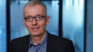 ARD-Korrespondent in Stockholm, Carsten Schmiester (Bild: ndr)