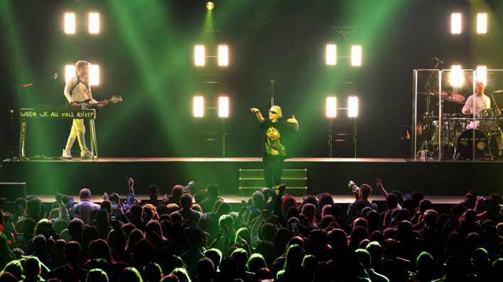 US-Popstar Billie Eilish steht bei einem Konzert am 18. Januar 2020 in Inglewood, Kalifornien auf der Bühne