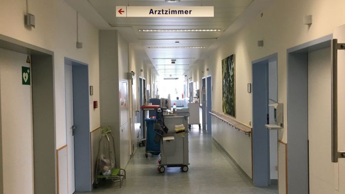 Krankenhausflur (Bild: Inforadio/Thomas Rautenberg)