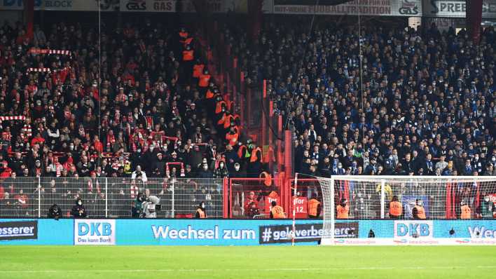 Fans beim Hauptstadtderby in der Alten Försterei