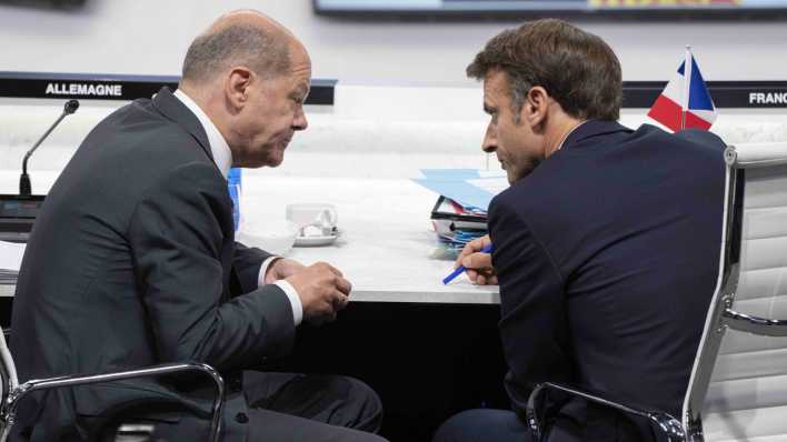 Bundeskanzler Olaf Scholz und Frankreichs Präsident Emmanuel Macron
