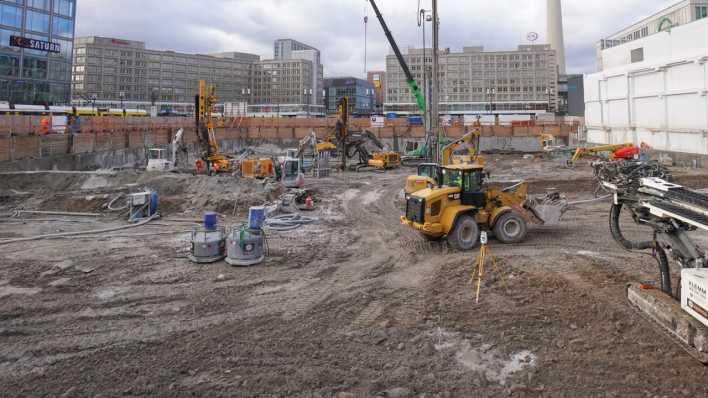 Symbolbild: Blick auf eine Baustelle am Alexanderplatz