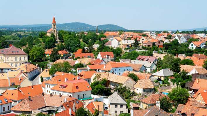 Blick auf die ungarische Stadt Veszprem (Foto: imago images / Panthermedia)