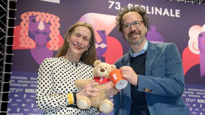 Mariette Rissenbeek und Carlo Chatrian bei der Programm-Pressekonferenz der Berlinale 2023