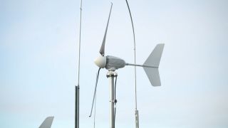 Das Windpotential von Kleinwindanlagen auf Hochhäusern und Funkmasten ist groß