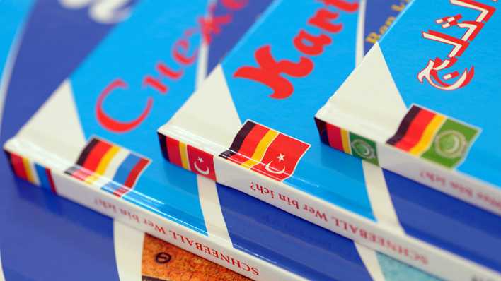 Kinderbücher des Verlags "Edition Lingua Mundi" in unterschiedlichen Sprachen