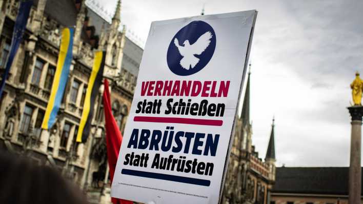 Gegen Waffenlieferungen und die Sicherheitskonferenz: 1500 demonstrieren in München