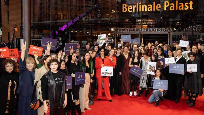 Solidarität mit dem Iran_Berlinale 2023_foto: Ali Gandtschi / Berlinale 2023