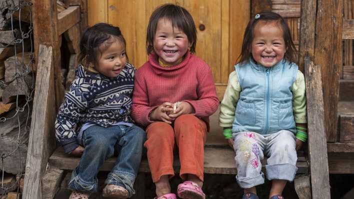 Drei Mädchen aus Bhutan