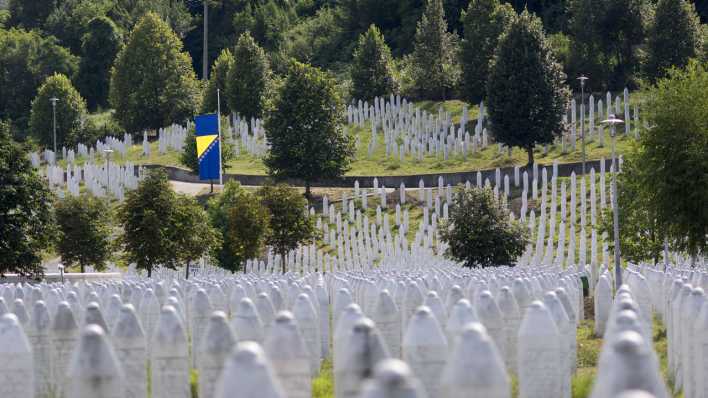 Gräber in Srebrenica, Bosnien