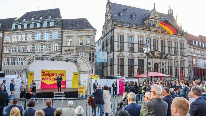 Wahlkampfveranstaltung auf dem Marktplatz in Bremen