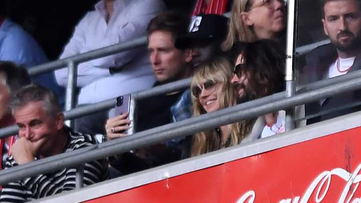 FC Bayern München - RB Leipzig am 20.05.2023 in der Allianz Arena in München Heidi Klum, links - Tom Kaulitz, rechts