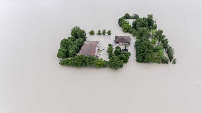 Überschwemmte Häuser in Budrio nähe Bologna.