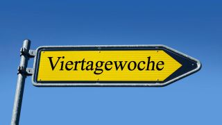 Wegweiser mit Viertagewoche