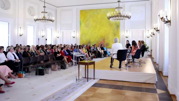 Bürgermeisterinnenkonferenz im Schloss Bellevue (Bild: Liesa Johannssen)