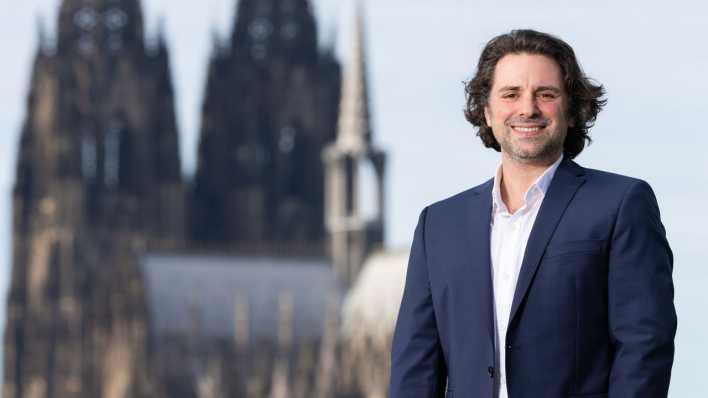Marco Pagano, im Hintergrund der Kölner Dom (Bild: Patric Fouad)