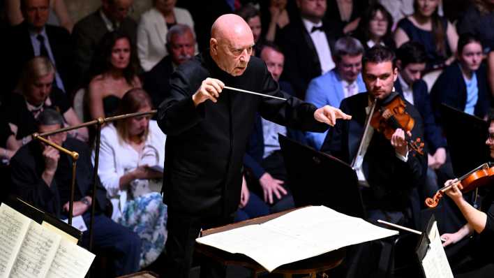 Christoph Eschenbach am Dirigentenpult