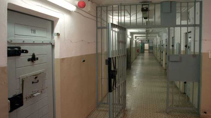 ARCHIV, 1999: Zellentrakt der ehem. Stasi-Untersuchungshaftanstalt in Berlin-Hohenschönhausen (Bild: picture-alliance / ZB)