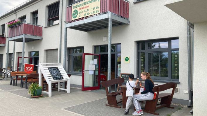 Wohnungen und Dorfladen (Bild: rbb/Franziska Ritter)