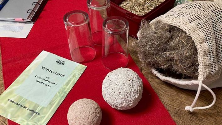 Produkte aus Hanf: Hanffasern, Hanf-Kalk und Hanf-Lehm (Bild: rbb/Anke Burmeister)