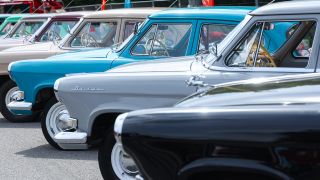 Oldtimer bei einem Festival in Moskau