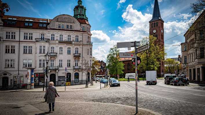 Straßenschild mit der Aufschrift "Freiheit" in der Altstadt in Berlin-Köpenick.