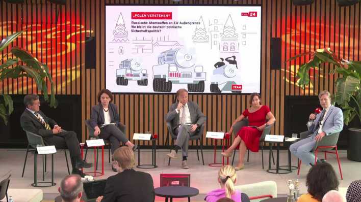 von links nach rechts: Rainer Meyer zum Felde, Justyna Schulz, Rolf Nikel, Monika Sus und Jan Pallokat (Bild: rbb) von links nach rechts: Rainer Meyer zum Felde, Justyna Schulz, Rolf Nikel, Monika Sus und Jan Pallokat (Bild: rbb)
