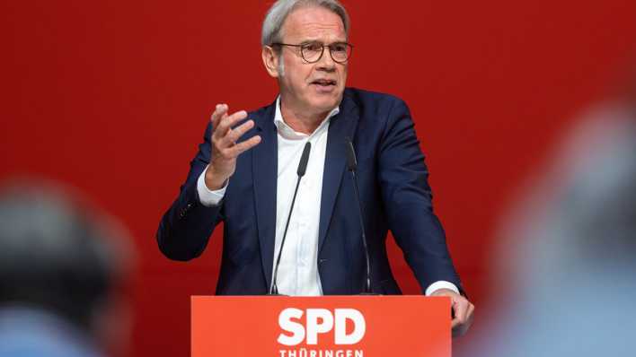 Georg Maier (SPD), Thüringer Innenminister, spricht beim Landesparteitag der SPD Thüringen im Congress Centrum Suhl.