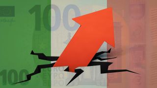 Symbolbild zur Inflation in Italien: Ein roter Pfeil ragt nach pben, im Hintergrund ist eine italienische Fahne zu sehen (Bild: picture alliance / Zoonar)