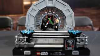 Ein Lego set von Star Wars mit Darth Vader und Luke Skywalker (Bild: picture alliance / empics)
