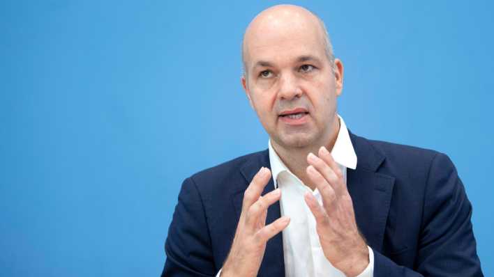 Marcel Fratzscher, Präsident des Deutschen Instituts für Wirtschaftsforschung, DIW Berlin, bei einer Pressekonferenz.