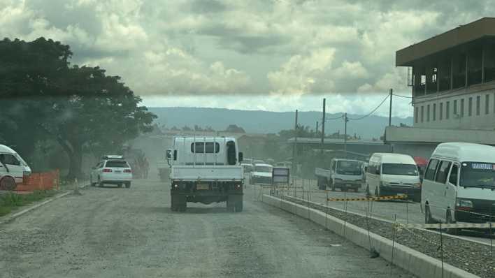 Salomonen, Honiara: Buckelpiste (Bild: ARD/Kathrin Erdmann)