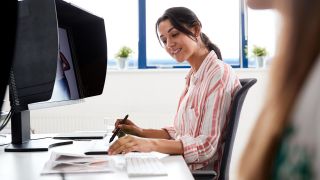 Mediengestalterin am Arbeitsplatz