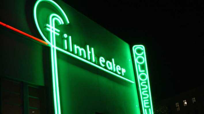 ARCHIV: Leuchtschrift Filmtheater Colosseum (Bild: imago images/Seeliger)