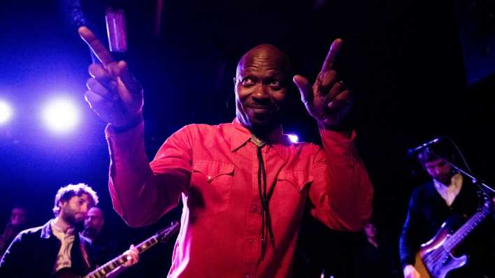 Sänger Kelvin Swaby von "The Heavy"