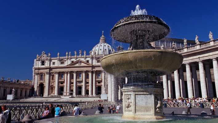 Der Petersplatz in Rom (Foto: imago images / OceanPhoto)