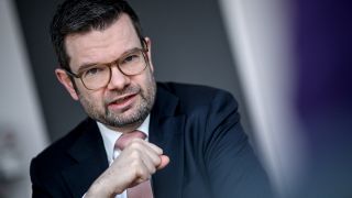 Marco Buschmann, Bundesminister der Justiz, spricht während eines Interviews mit der Deutschen Presse-Agentur dpa.