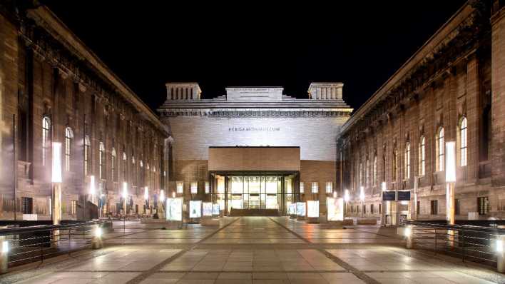 Symbolbild: Pergamonmuseum bei Nacht