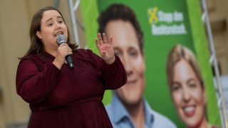 Ricarda Lang, Bundesvorsitzende von Bündnis 90/Die Grünen, nimmt am Wahlkampffinale der Grünen auf dem Münchner Odeonsplatz teil.