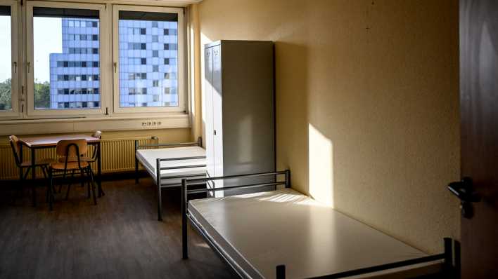 Blick in ein Zimmer in der Flüchtlingsunterkunft in der Bessemerstraße.
