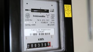 Drehstromzähler in einem Zählerkasten
