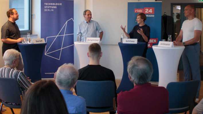 Forum WissensWerte mit Axel Dorloff, Volker Jungnickel, Gabriele Schliwa und Roland Sillmann (Bild: Technologiestiftung Berlin) Forum WissensWerte mit Axel Dorloff, Volker Jungnickel, Gabriele Schliwa und Roland Sillmann (Bild: Technologiestiftung Berlin)