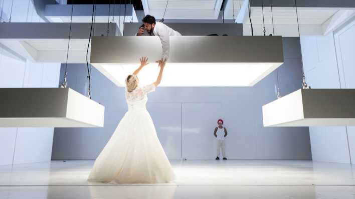 Szene aus der AIDA-Inszenierung (Bild: Staatsoper Berlin/ Herwig Prammer)