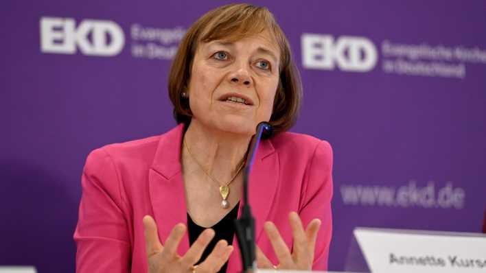 Annette Kurschus während einer Pressekonferenz der EKD