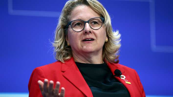 Bundesentwicklungsministerin Svenja Schulze (SPD) im Juni bei einer Wiederaufbau-Konferenz für die Ukraine in London.